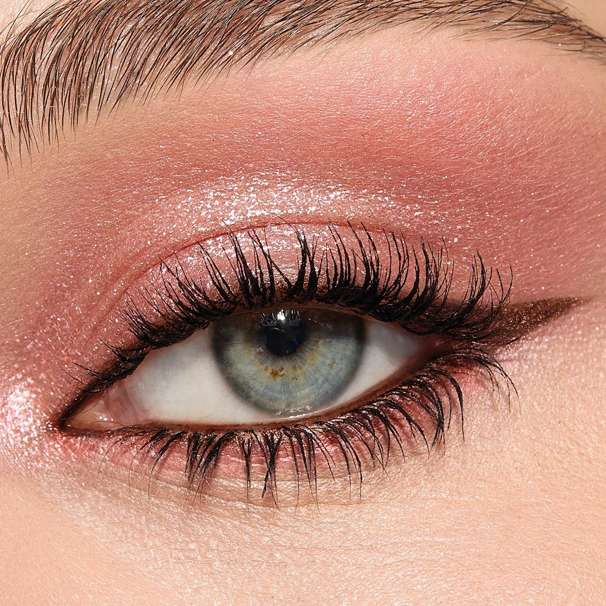 CHARLOTTE'S PALETTE OF BEAUTIFYING EYE TRENDS