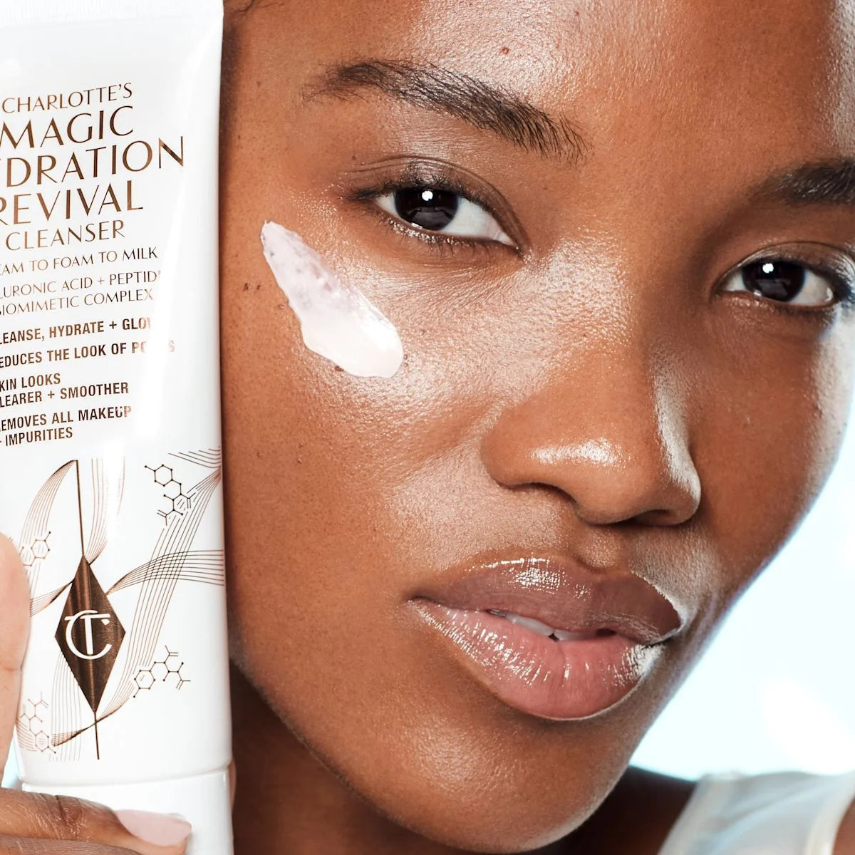 CHARLOTTE'S MAGIC HYDRATION REVIVAL CLEANSER