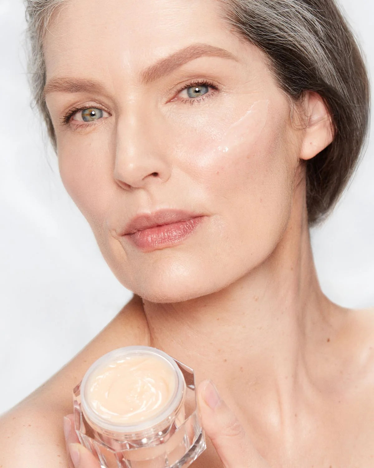 MAGIC NIGHT CREAM