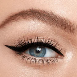 The Exagger-Eyes Look & Makeup Kit